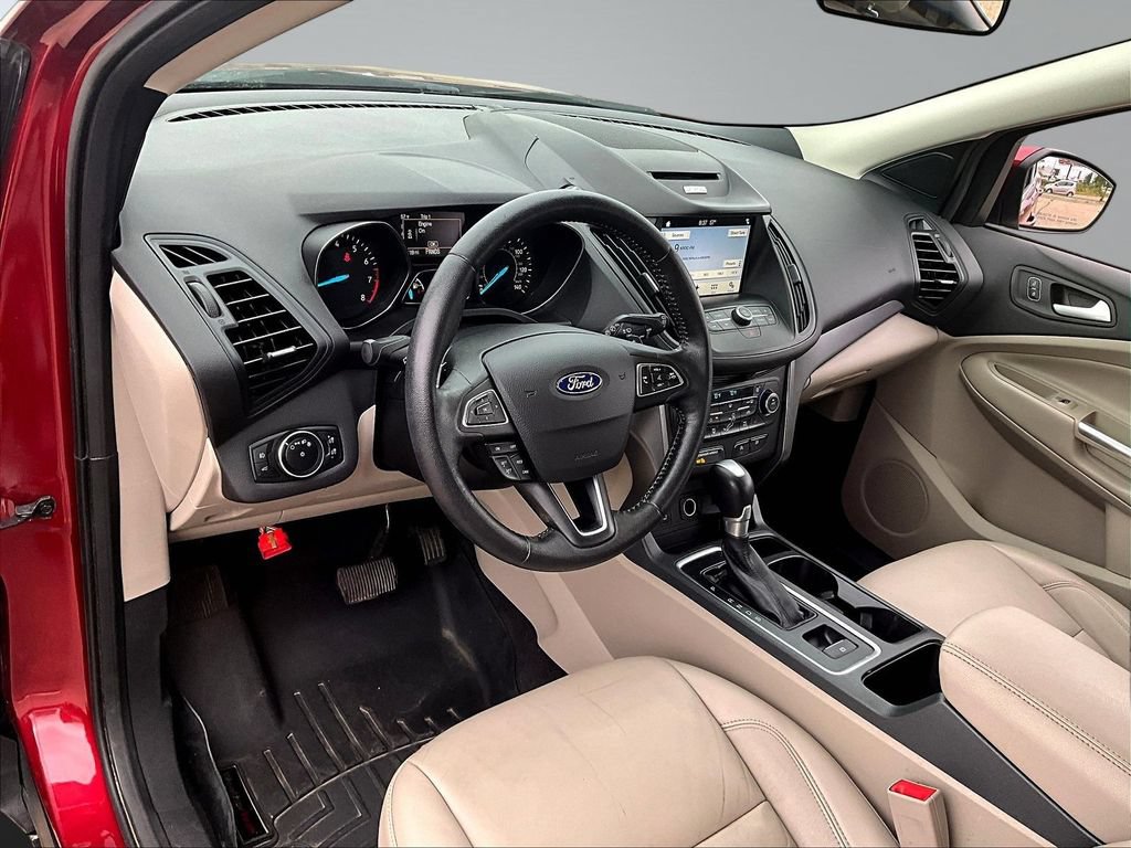 Used 2017 Ford Escape SE w/ SE Leather Comfort Package AWD/4WD image 19