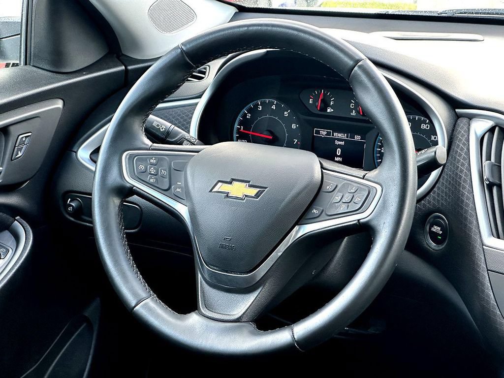 Used 2023 Chevrolet Malibu RS FWD image 32