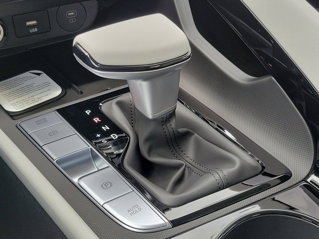 New 2026 Hyundai Elantra Limited FWD image 17