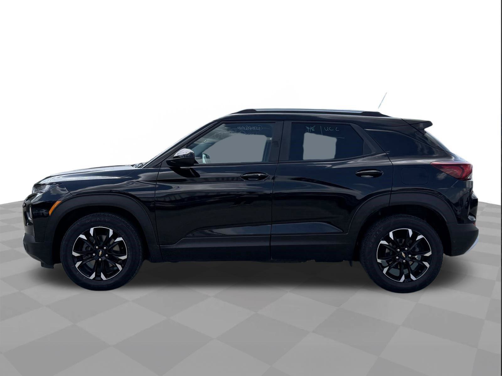 Used 2023 Chevrolet TrailBlazer LT w/ Convenience Package FWD image 2