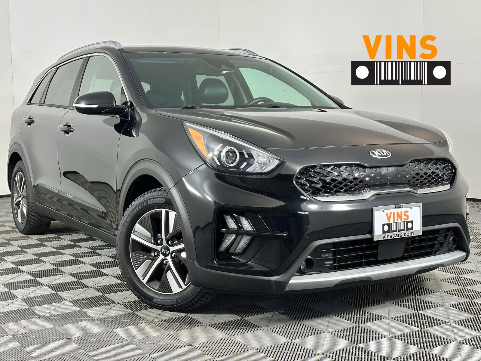 Used 2020 Kia Niro EX video 1