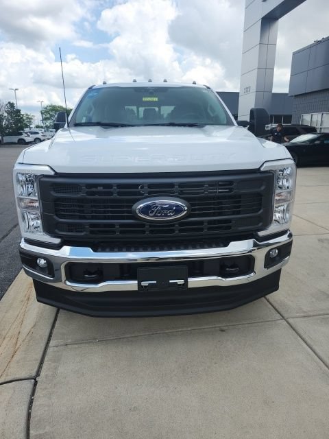 New 2026 Ford F250 XL w/ XL Chrome Package AWD/4WD image 3