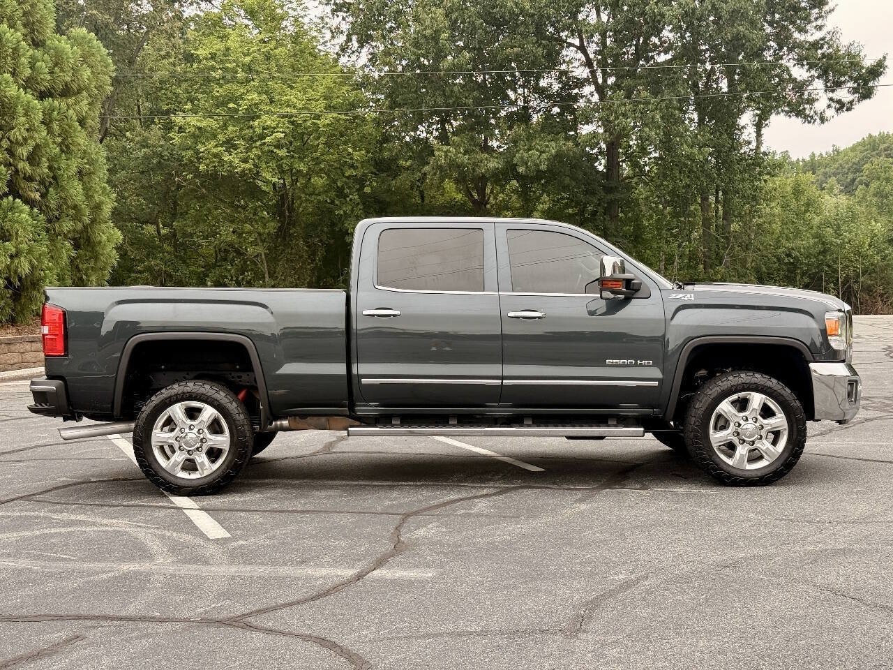 Used 2018 GMC Sierra 2500 SLT AWD/4WD image 2