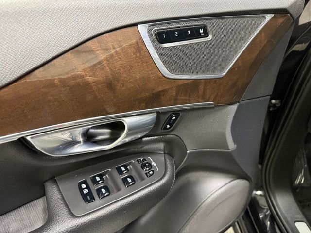 Used 2018 Volvo XC90 T5 Momentum w/ Convenience Package image 21