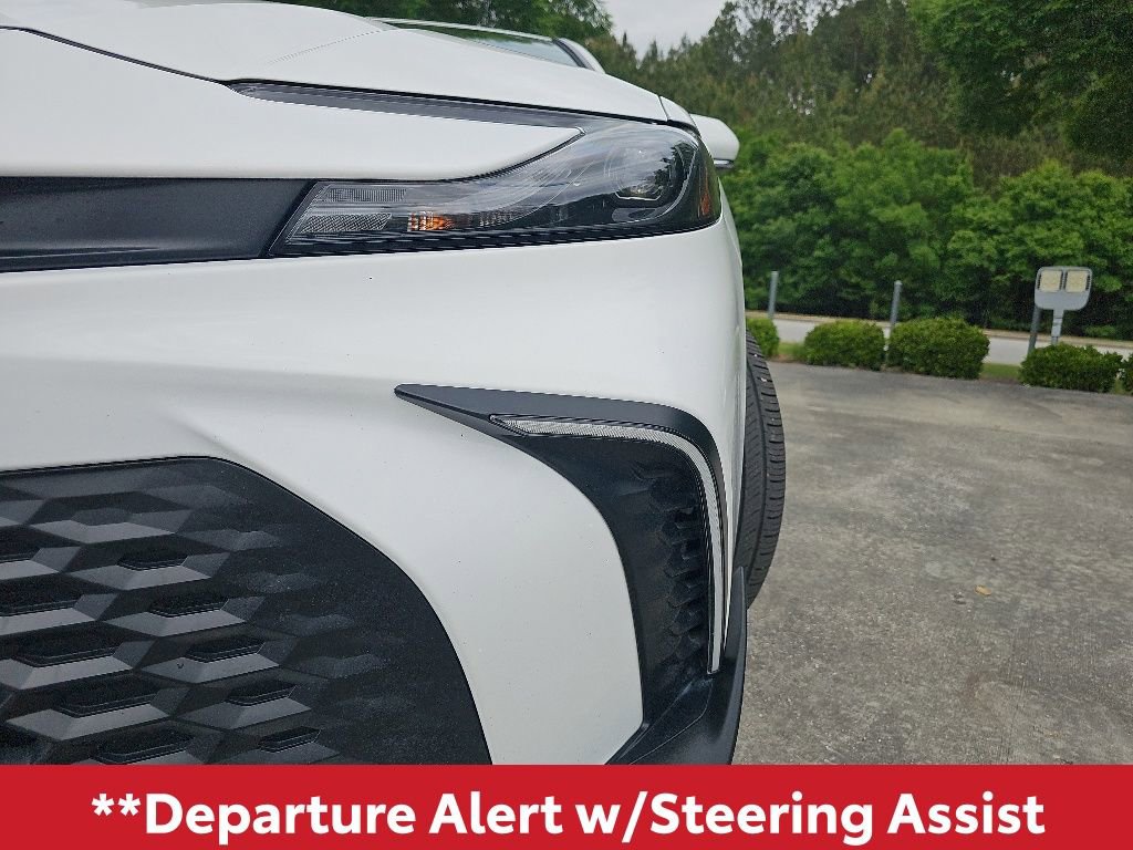 Used 2025 Toyota Camry SE FWD image 5