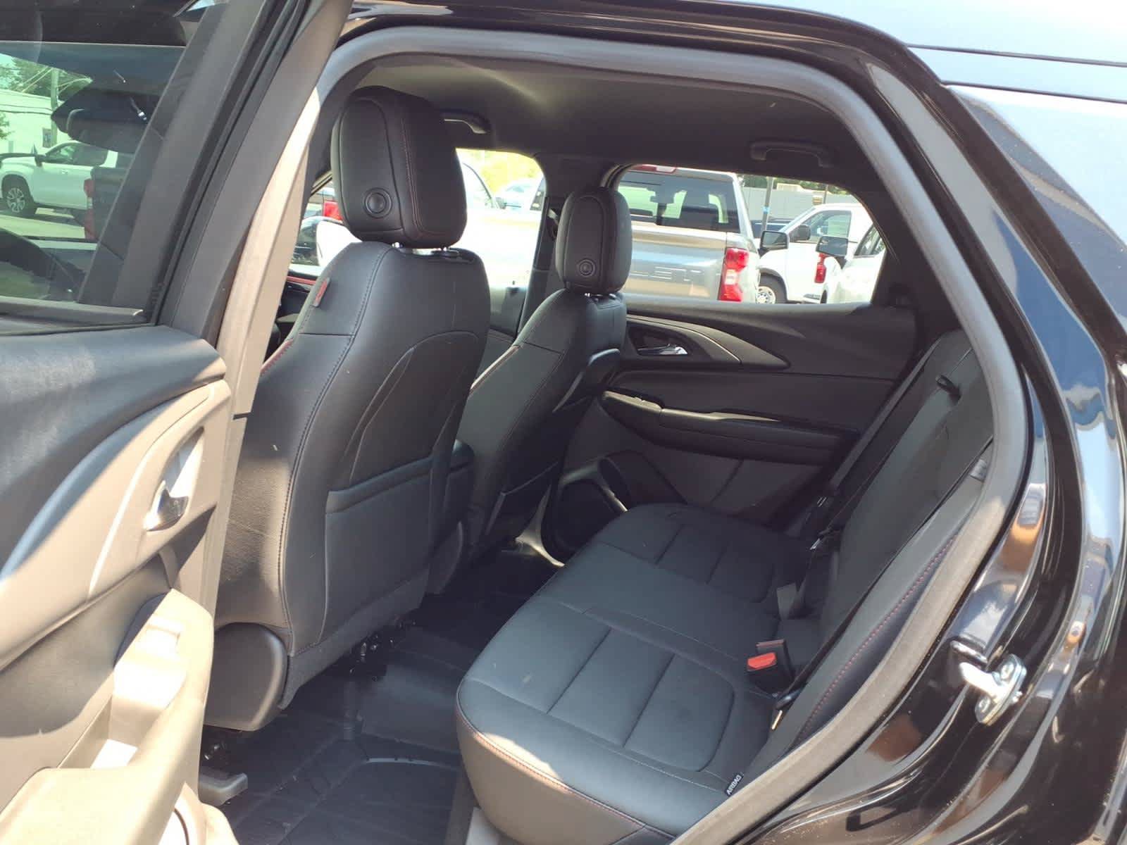 Used 2026 Chevrolet TrailBlazer RS w/ Convenience Package AWD/4WD image 16