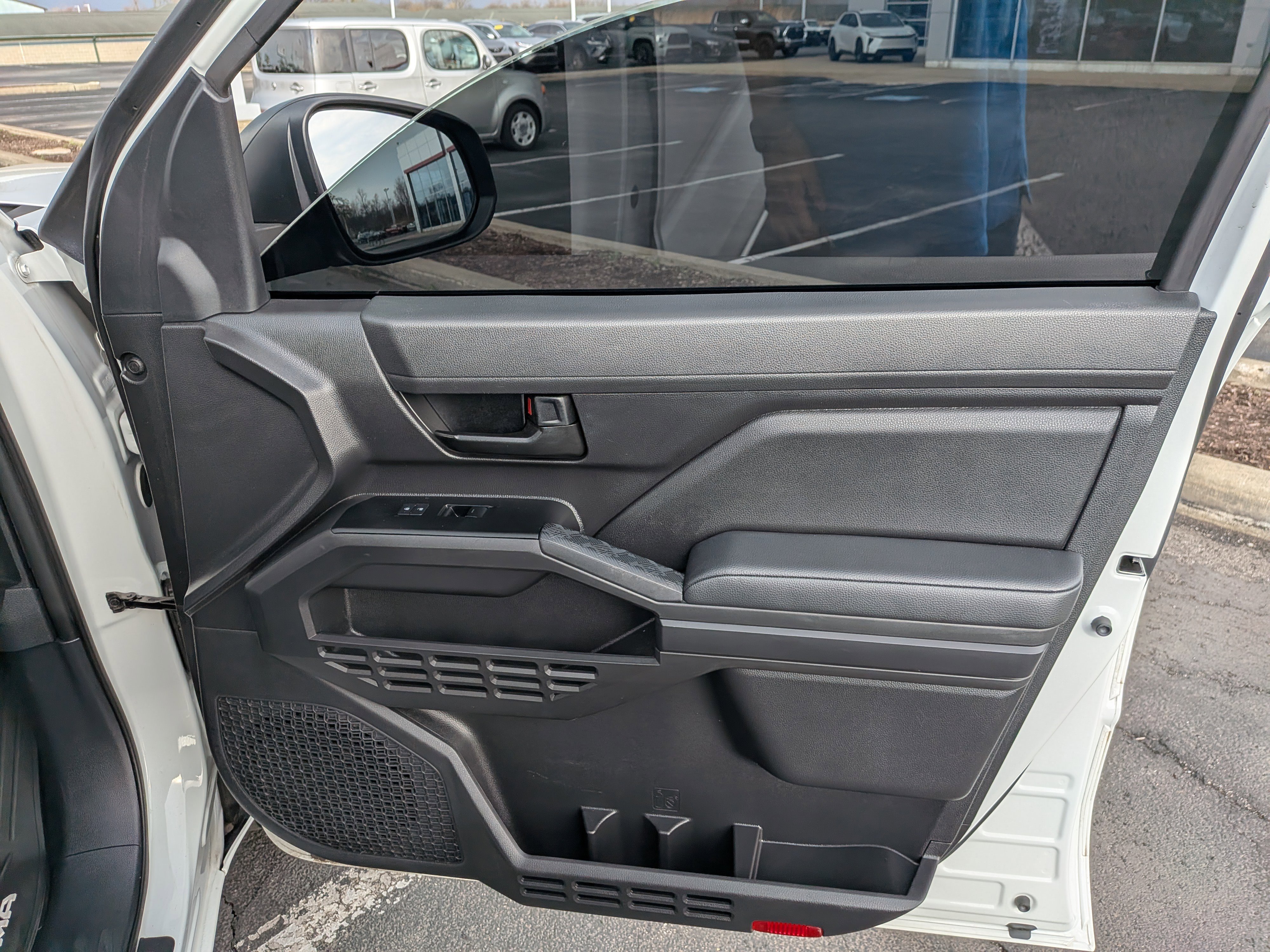 Used 2025 Toyota Tacoma SR image 22