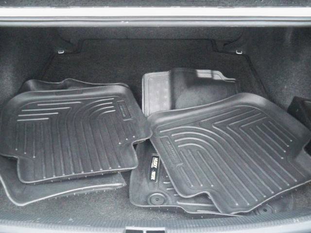 Used 2014 Volkswagen Passat TDI SEL Premium image 17