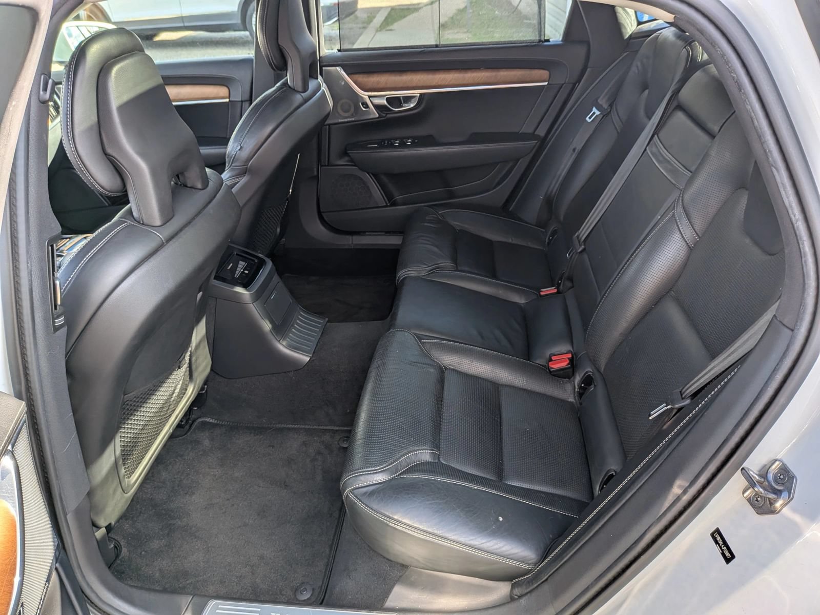 Used 2018 Volvo S90 T8 Inscription w/ Convenience Package AWD/4WD image 37