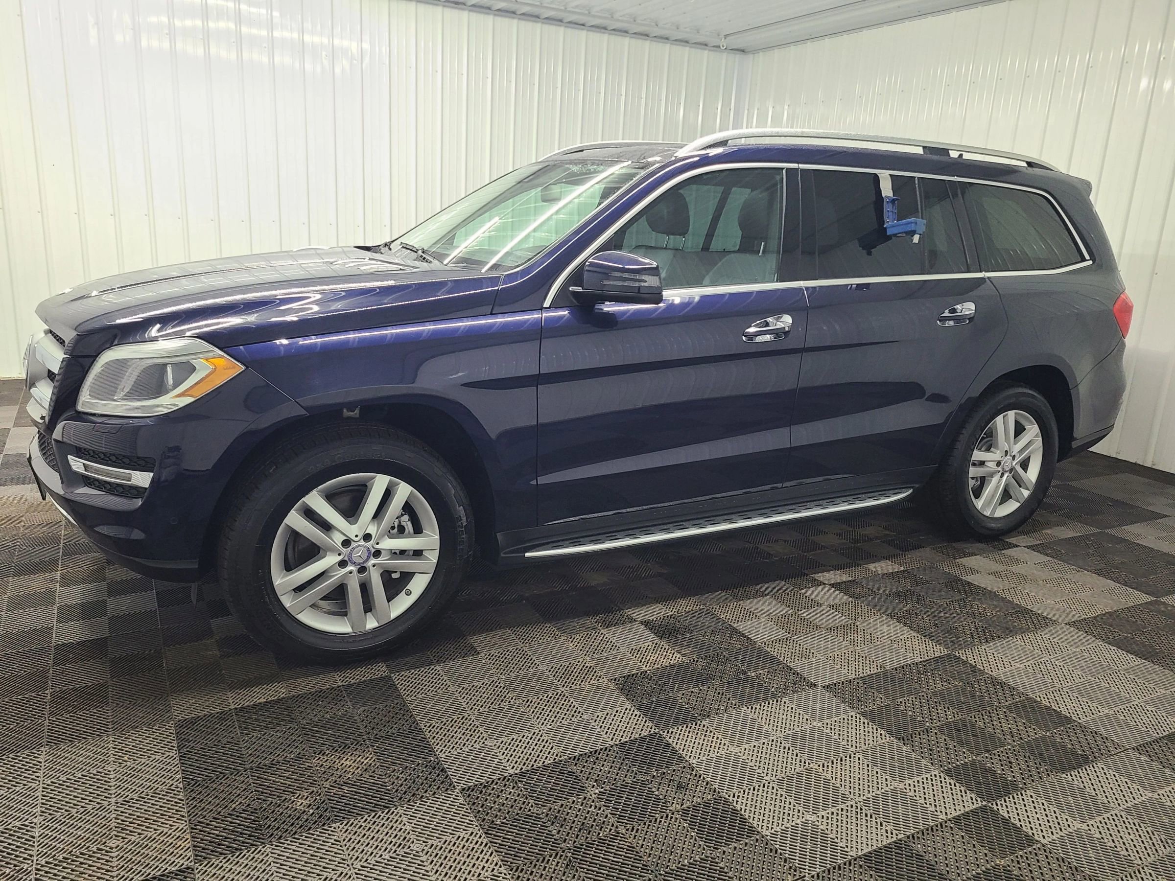 Used 2016 Mercedes-Benz GL 320 BlueTEC 4MATIC w/ Premium I Package image 8