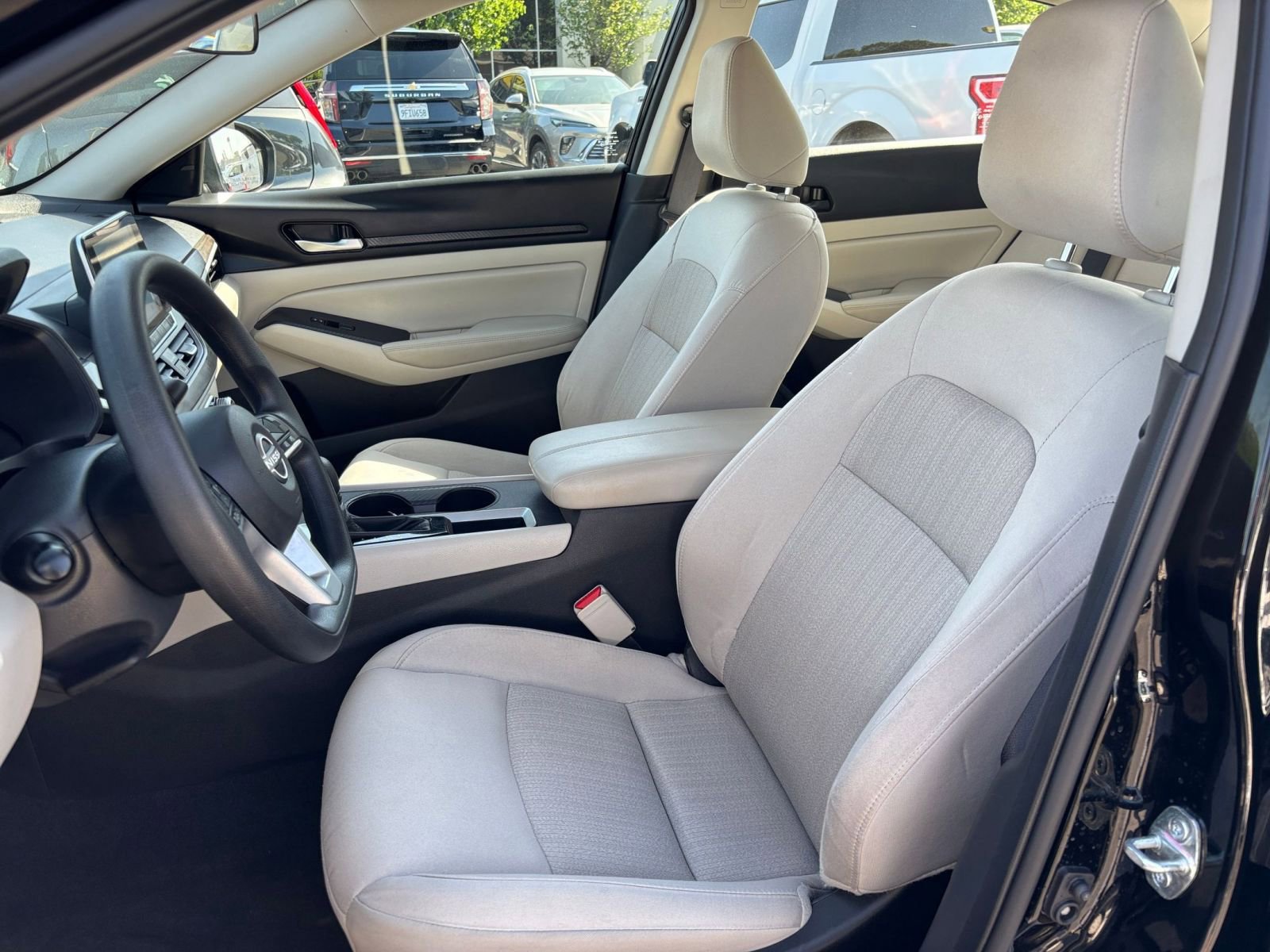 Used 2025 Nissan Altima 2.5 SV image 25