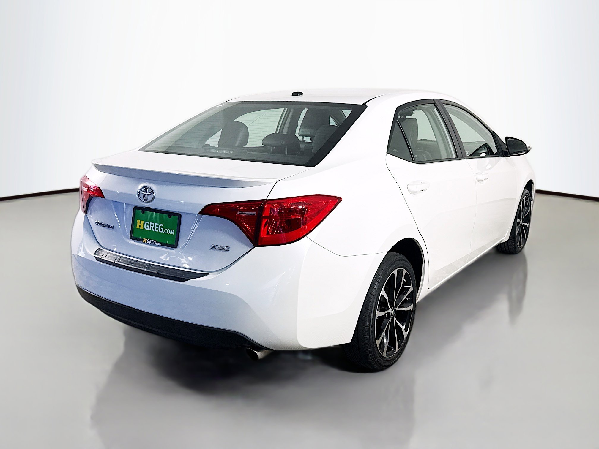 Used 2018 Toyota Corolla XSE w/ Carpet Mat Package (TMS) FWD image 10