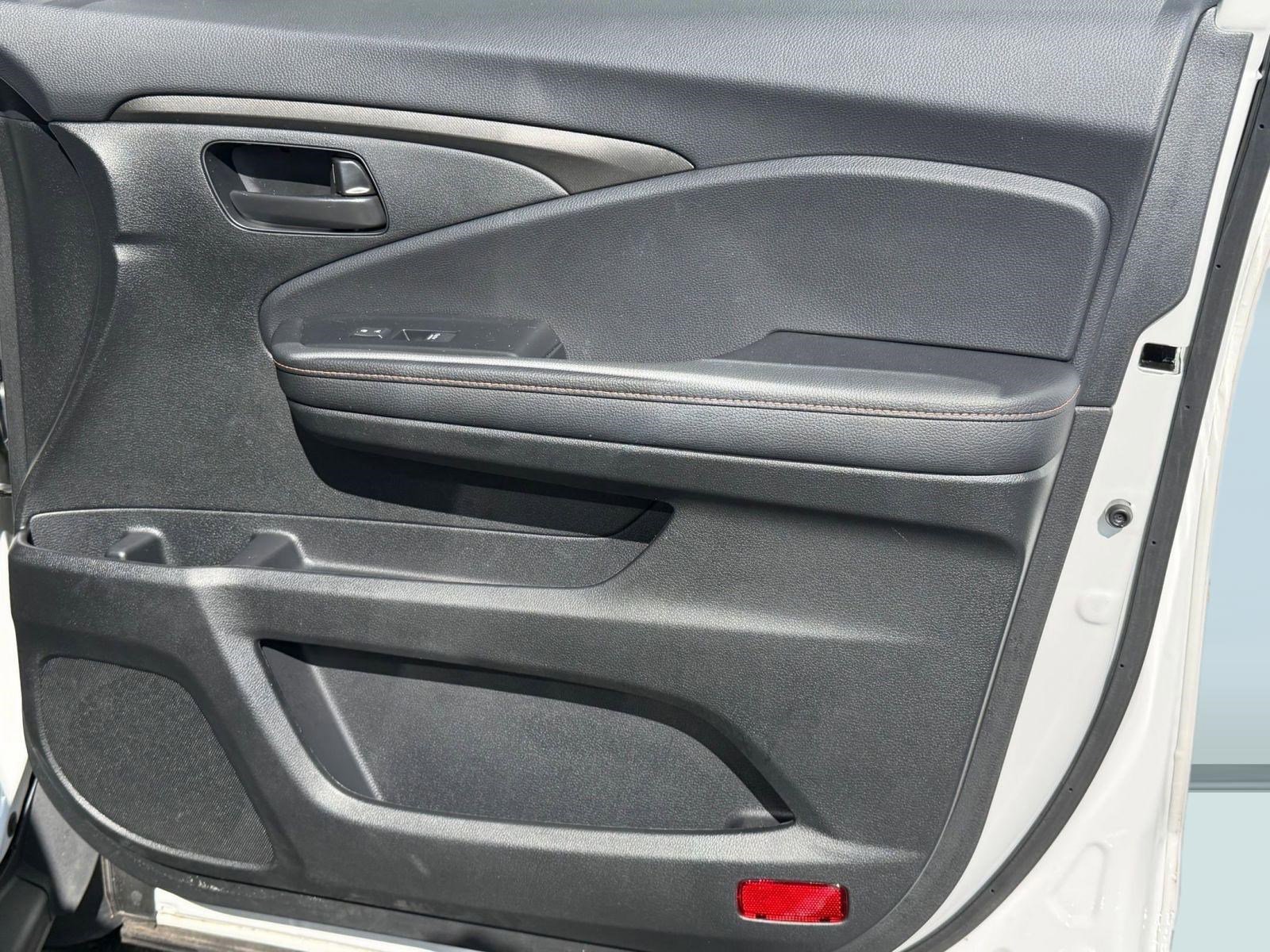 Used 2024 Honda Passport TrailSport image 33