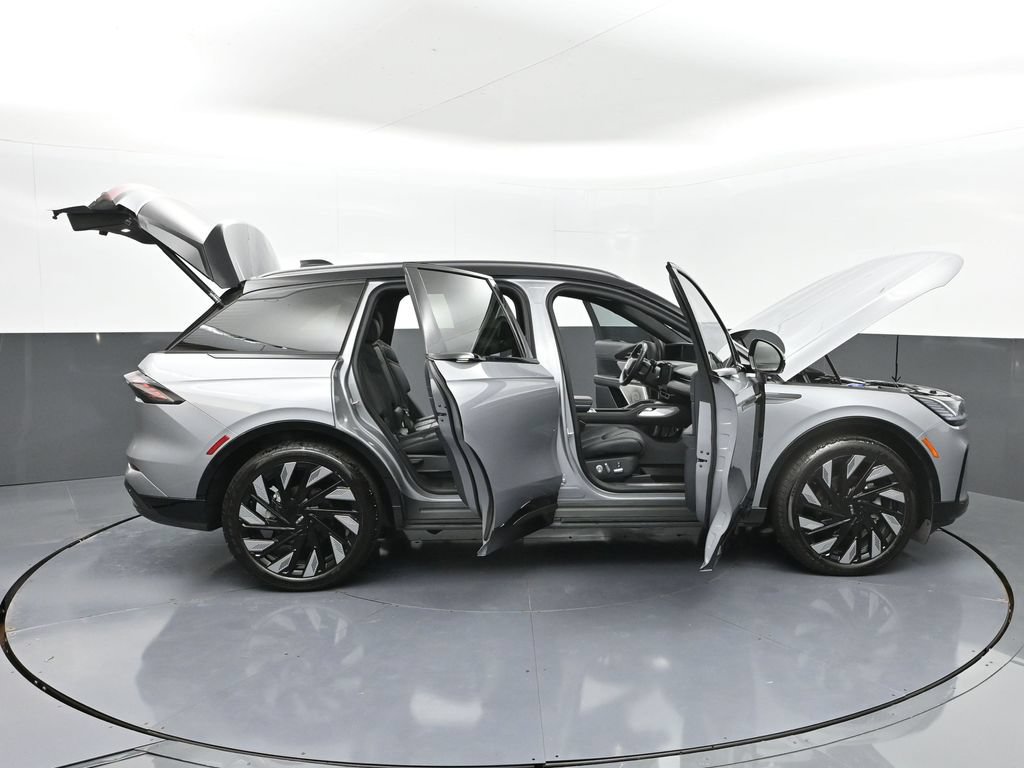 Used 2025 Lincoln Nautilus Reserve AWD/4WD image 58
