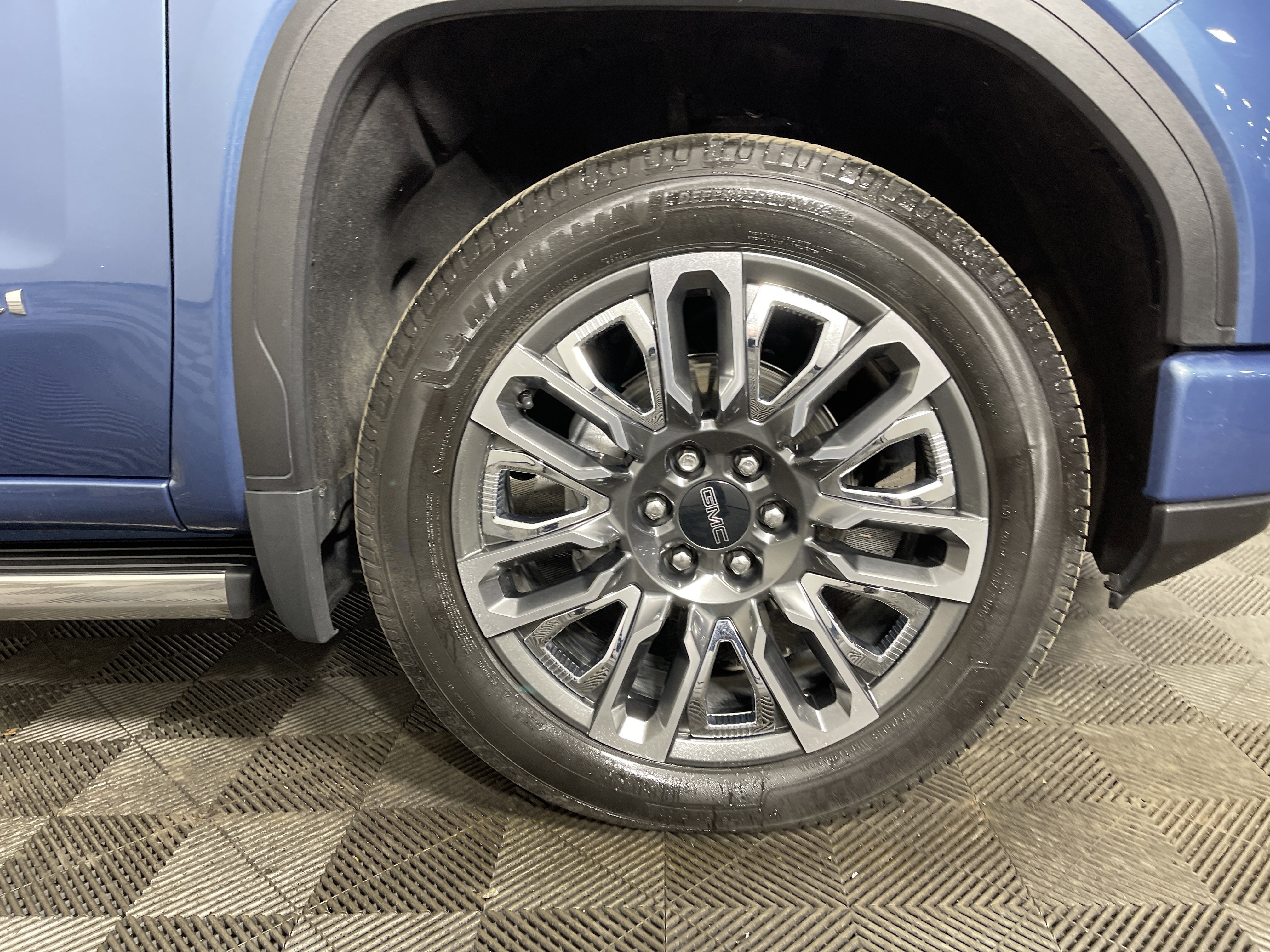 Used 2024 GMC Sierra 1500 Denali Ultimate image 11