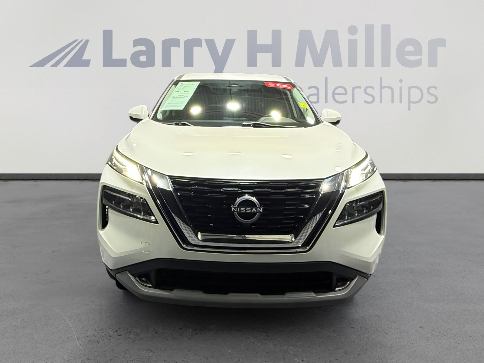 Used 2022 Nissan Rogue SV image 8