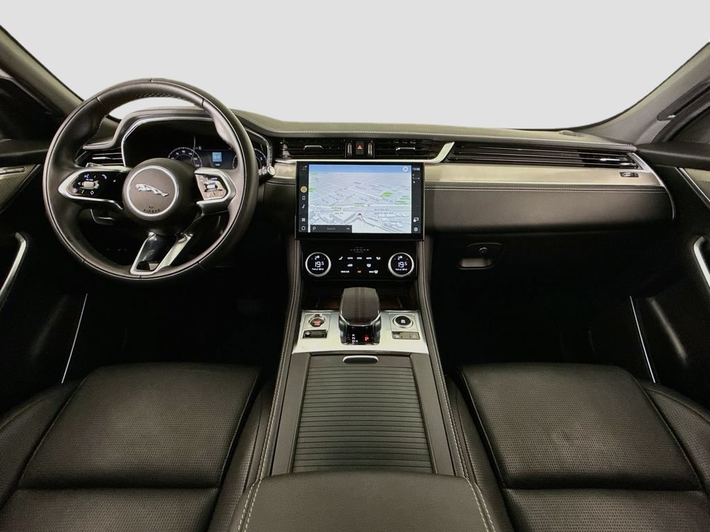 Certified 2025 Jaguar F-PACE R-Dynamic S AWD/4WD image 9