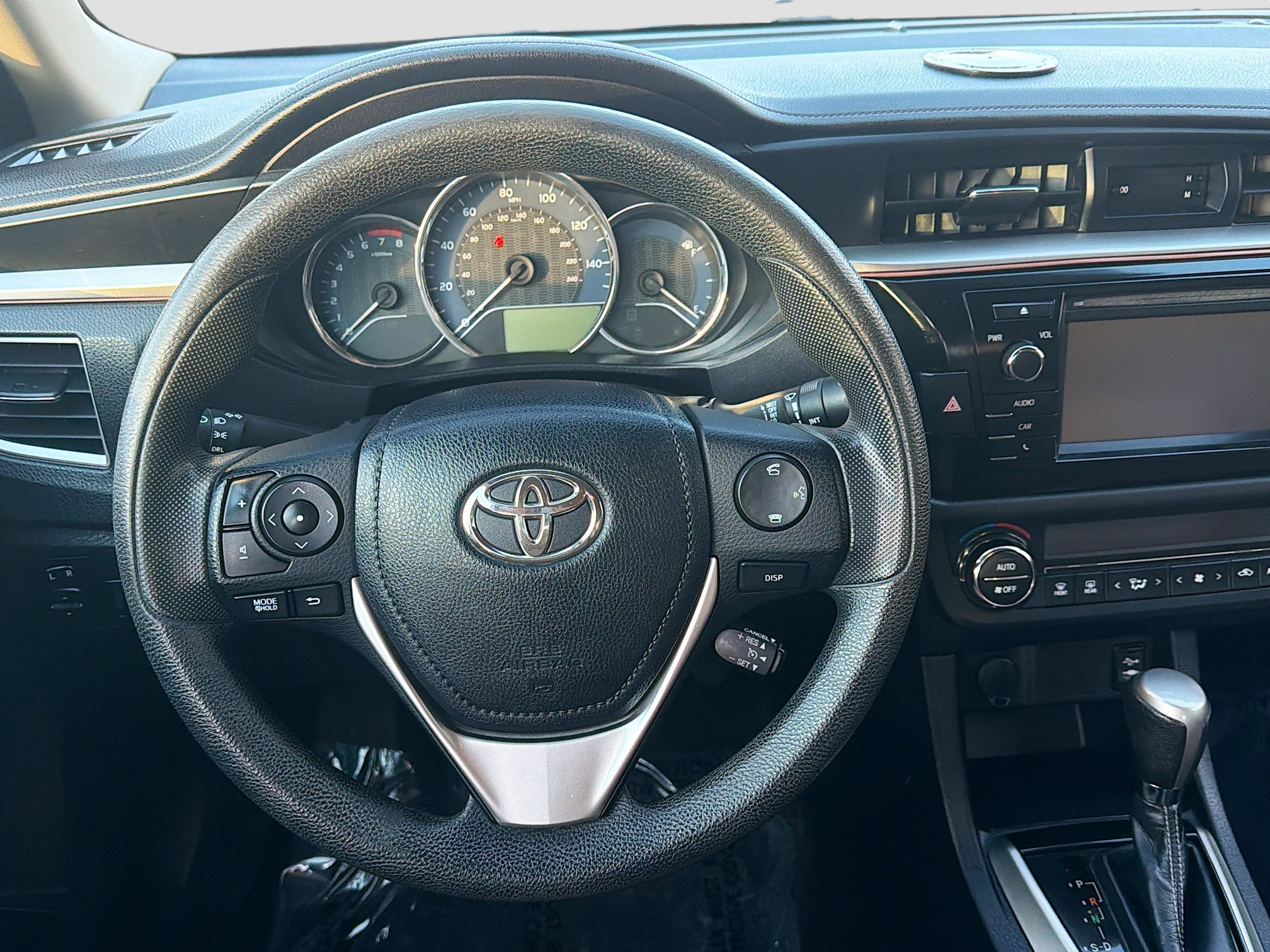 Used 2014 Toyota Corolla LE FWD image 17