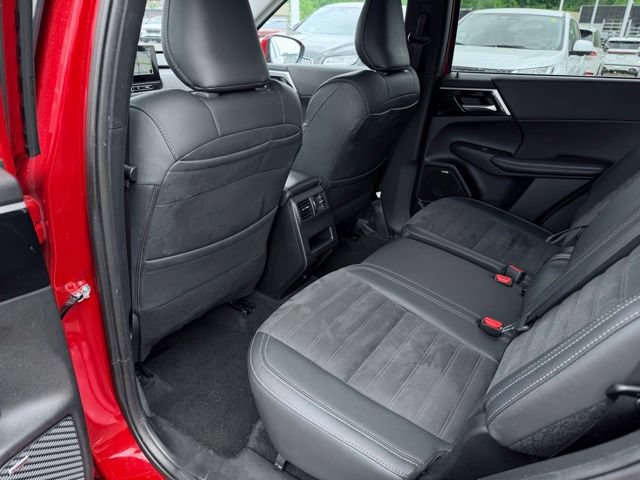 Used 2025 Mitsubishi Outlander SE AWD/4WD image 22