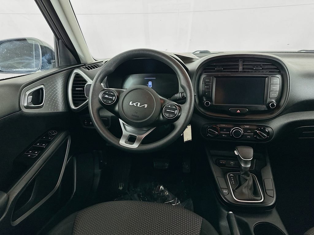Used 2024 Kia Soul LX w/ Option Group 015 image 27