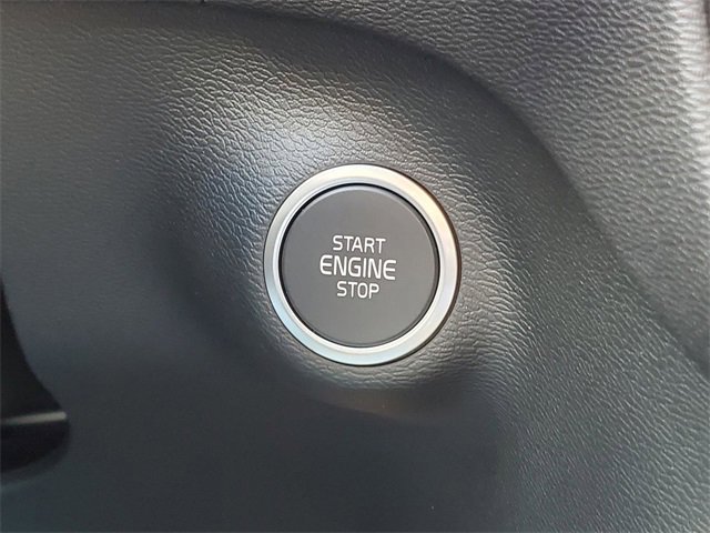 New 2026 Volvo XC40 B5 Core w/ Protection Package Premier image 20