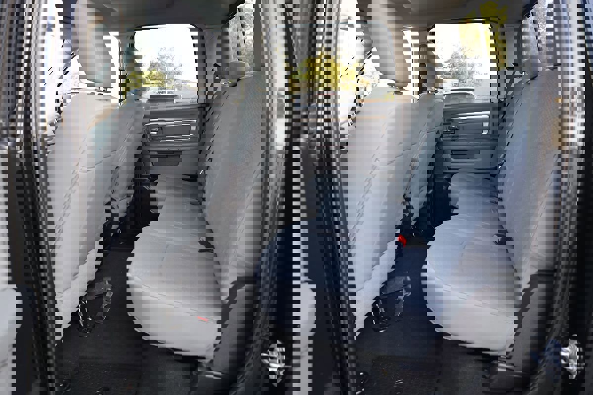 Used 2019 RAM 1500 Classic SLT image 12