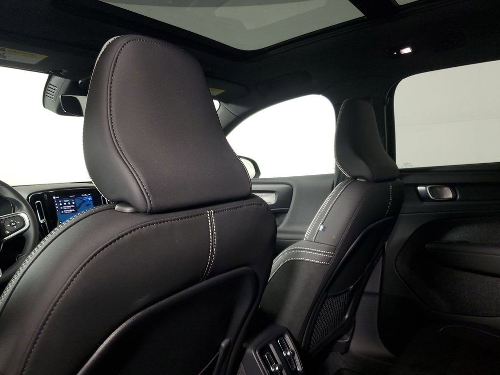 Certified 2026 Volvo XC40 B5 Ultra w/ Climate Package image 16