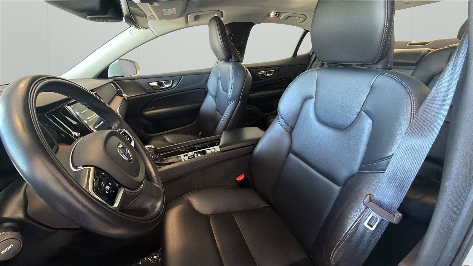 Used 2019 Volvo S60 T5 Momentum w/ Multimedia Package FWD image 10