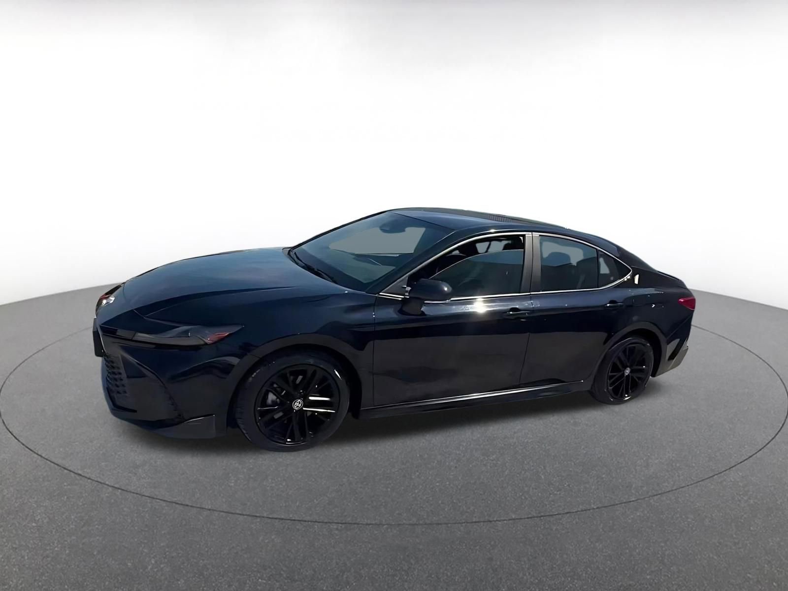 Used 2025 Toyota Camry SE FWD image 8