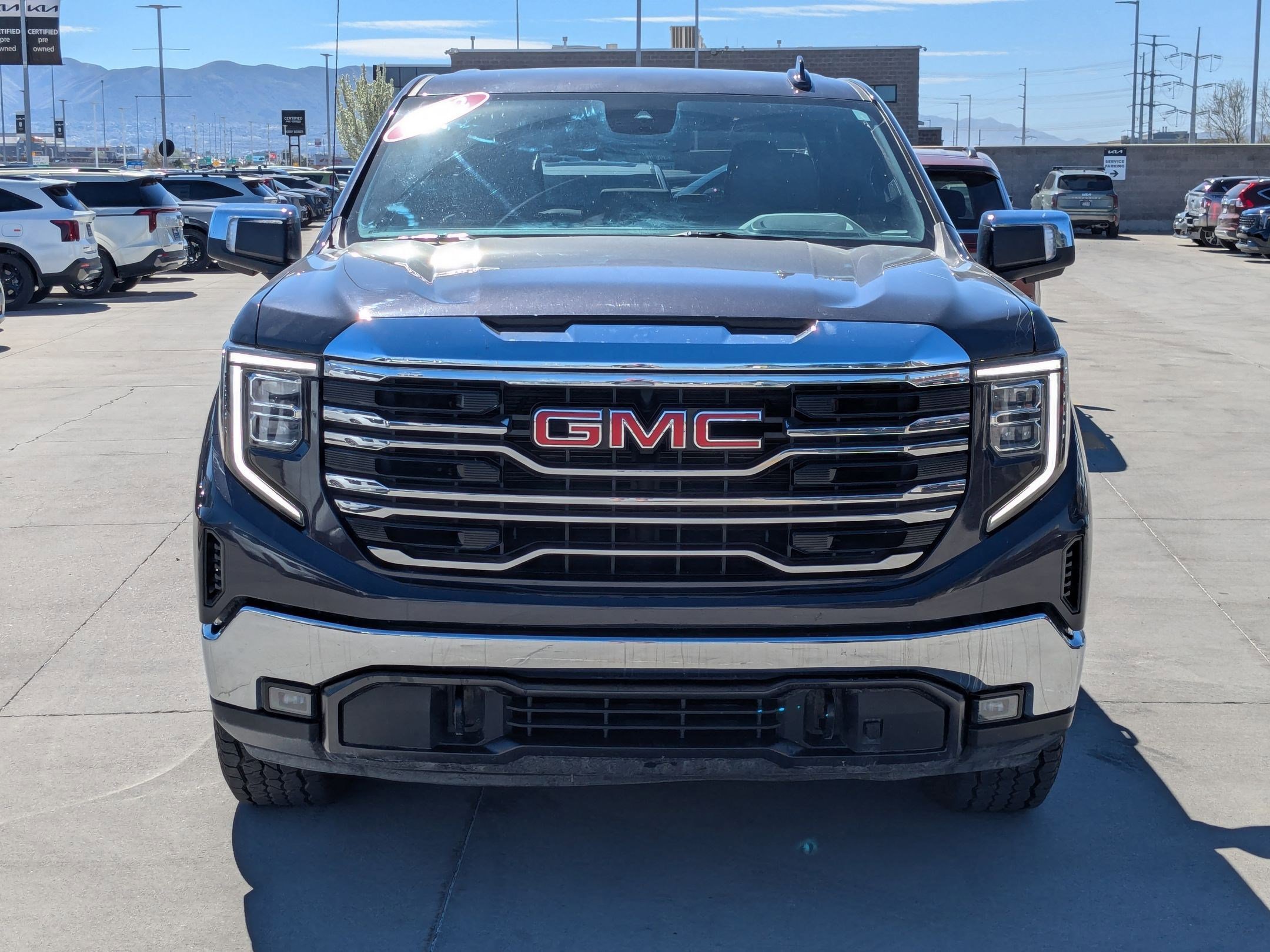 Used 2022 GMC Sierra 1500 SLT w/ X31 Off-Road Package image 9