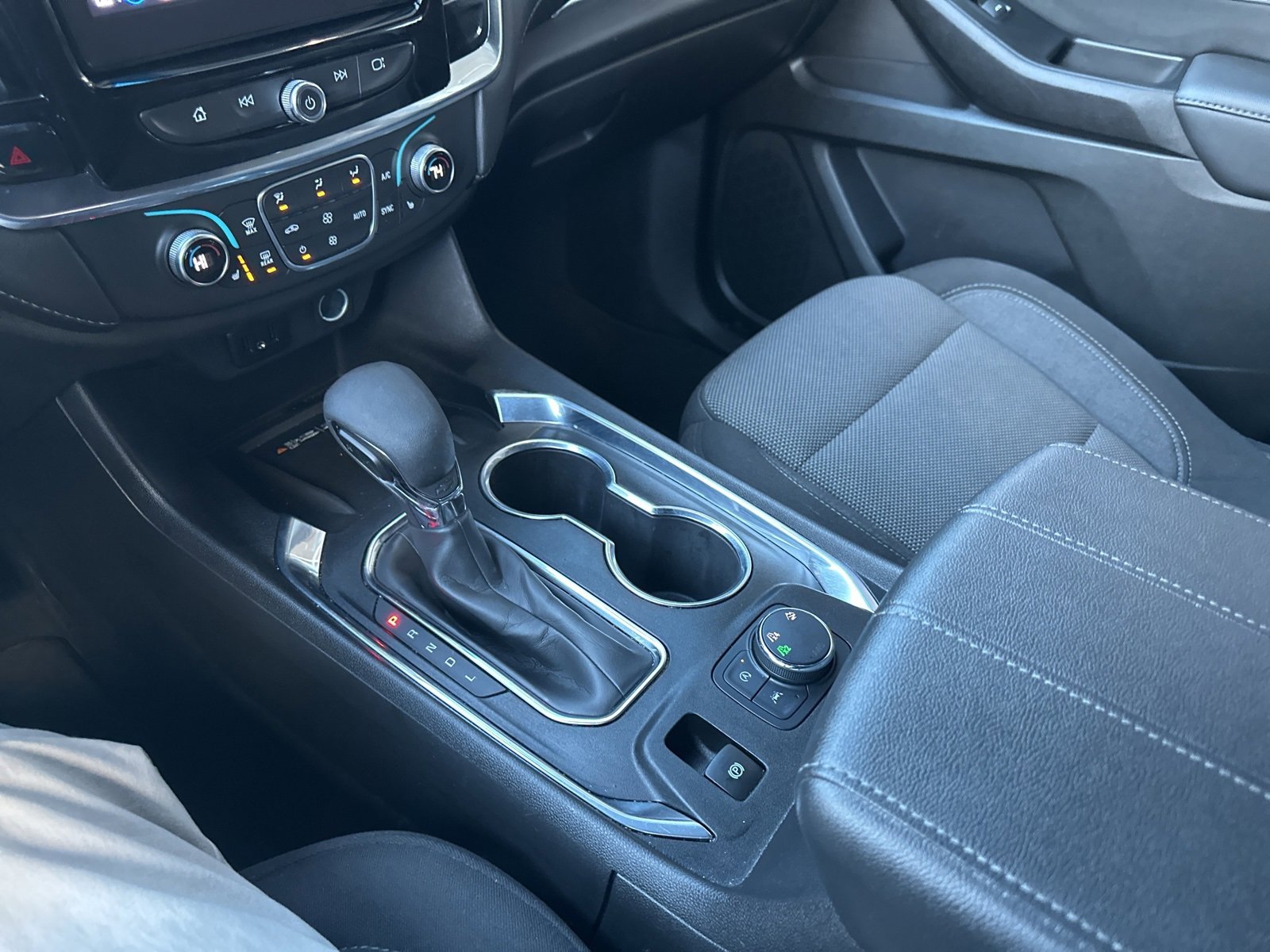 Used 2023 Chevrolet Traverse LT image 30