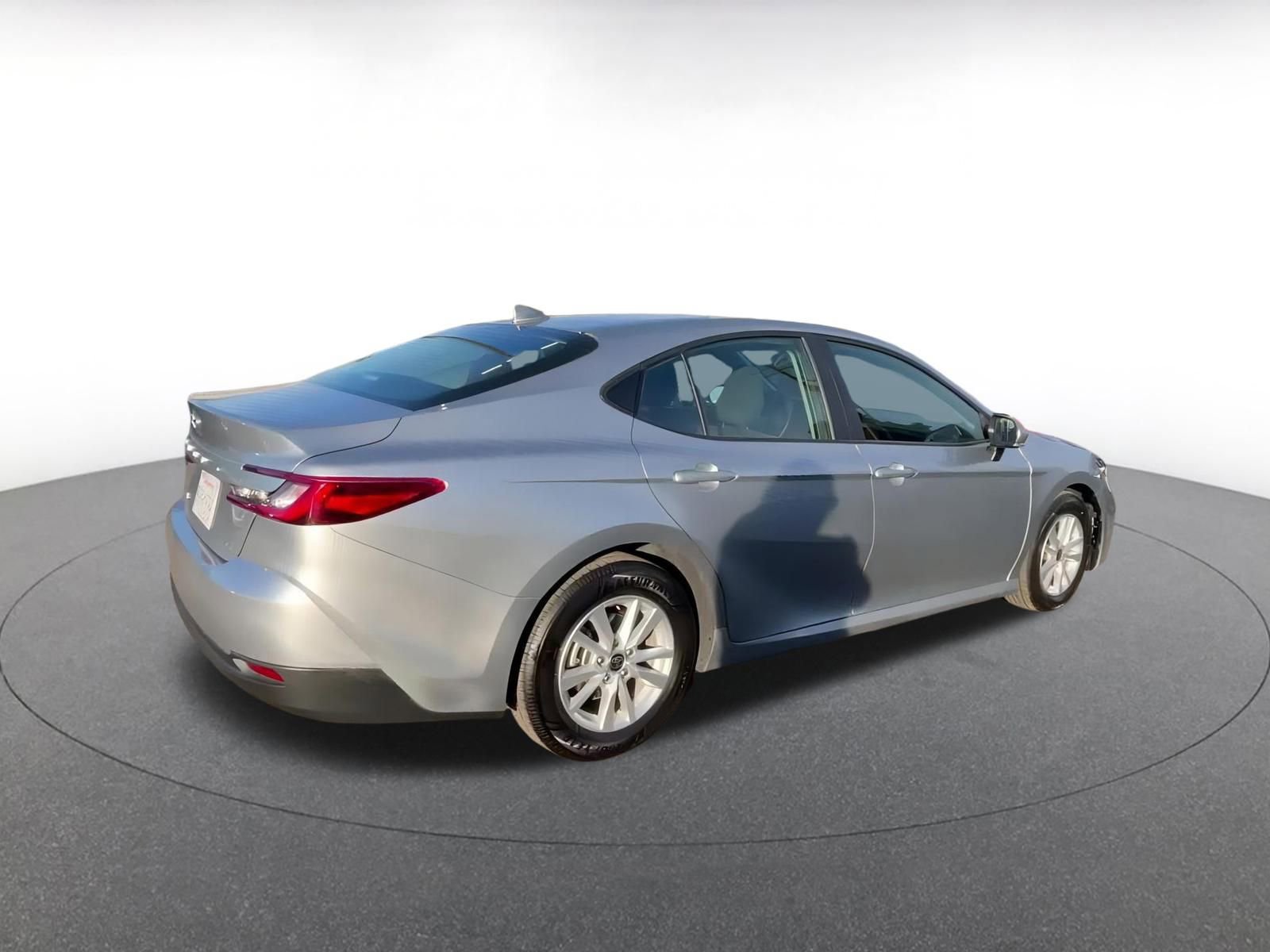 Used 2025 Toyota Camry LE image 15