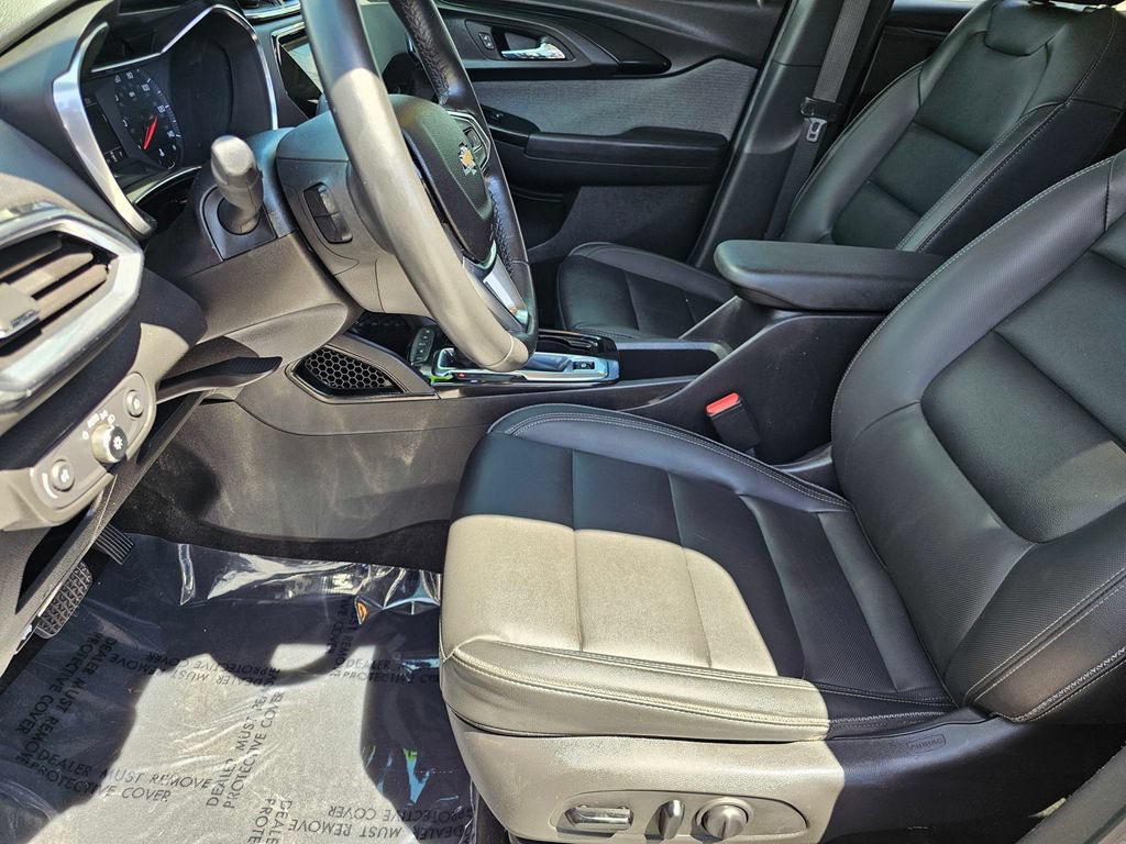 Used 2021 Chevrolet TrailBlazer LT w/ Premium Seating Package FWD image 22