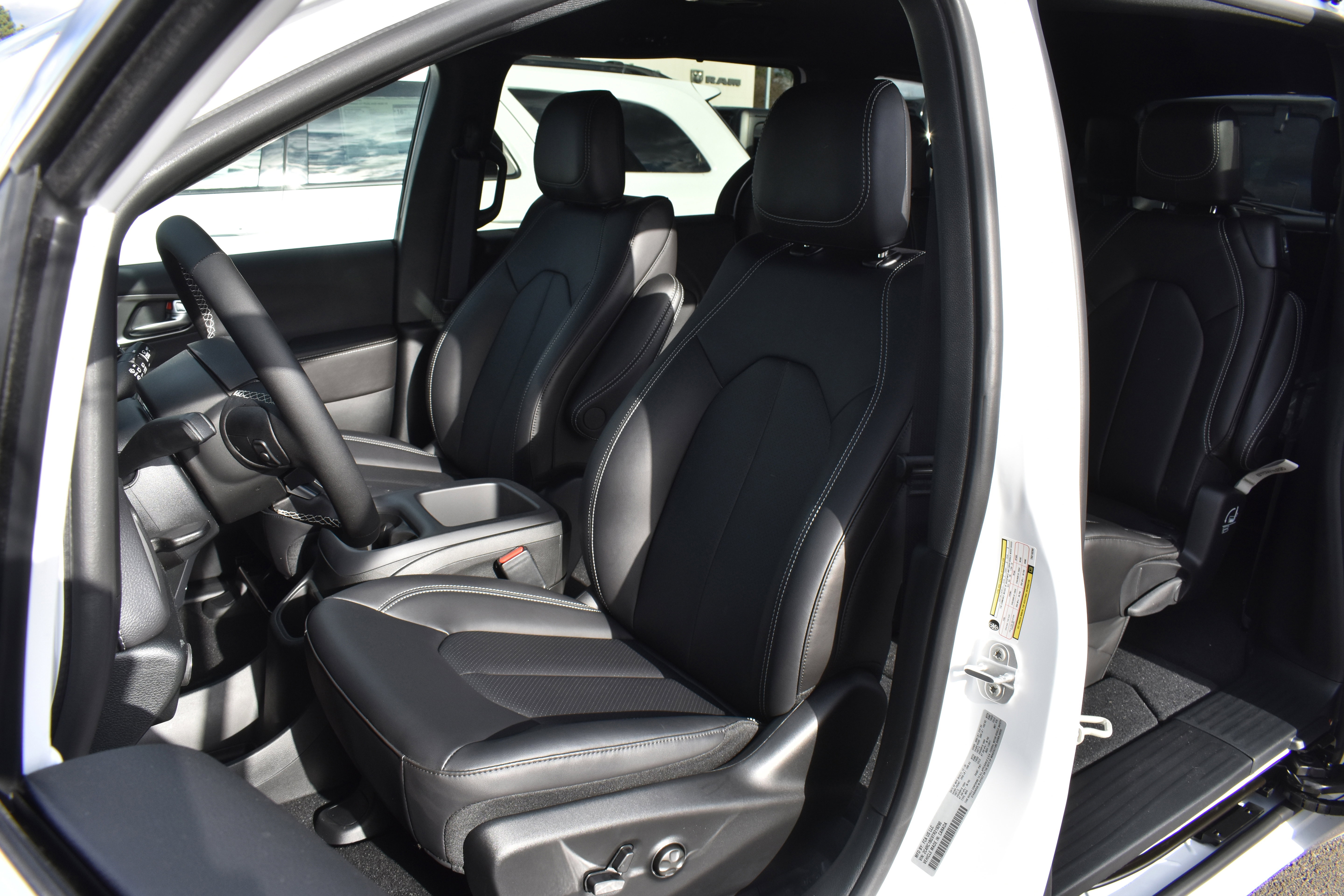 New 2026 Chrysler Pacifica Select image 27