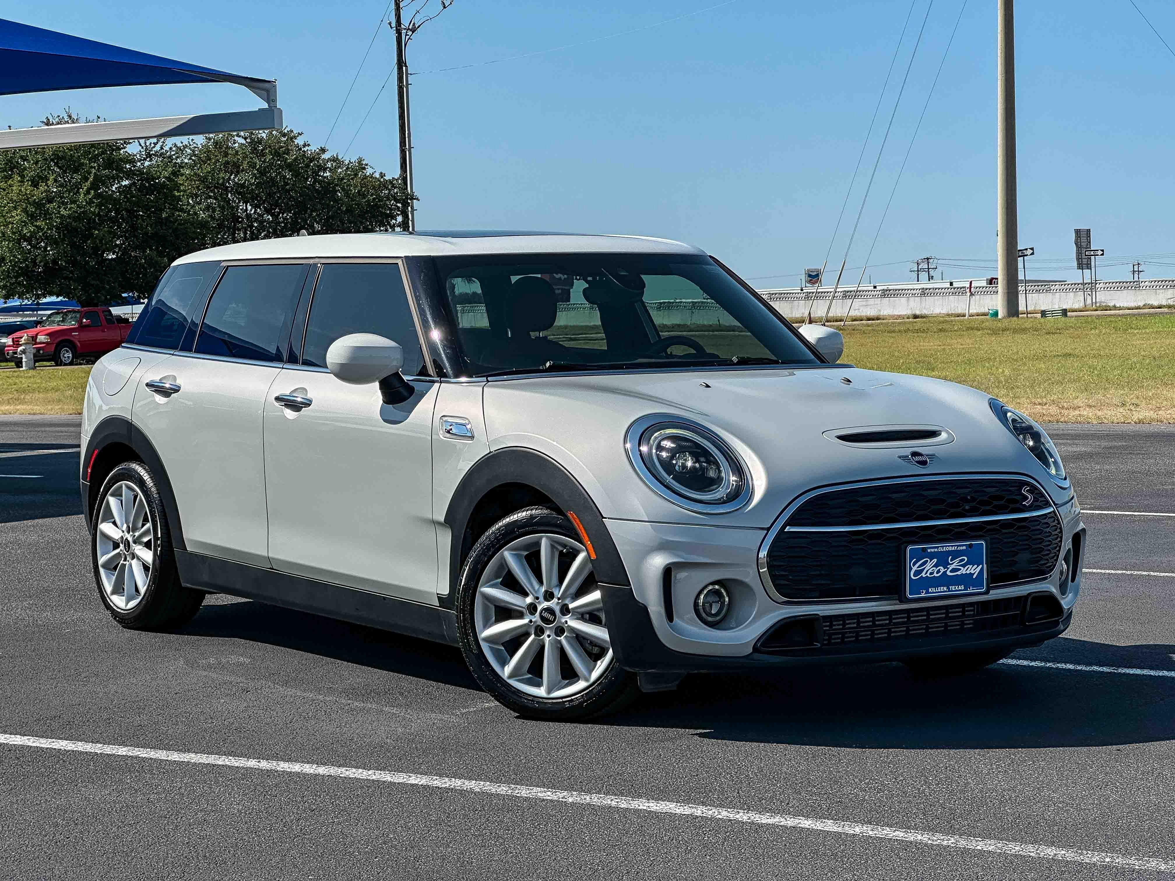 Used 2022 MINI Cooper Clubman S w/ Signature Upholstery Package FWD image 2