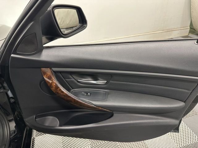 Used 2014 BMW 335i xDrive Sedan AWD/4WD image 31
