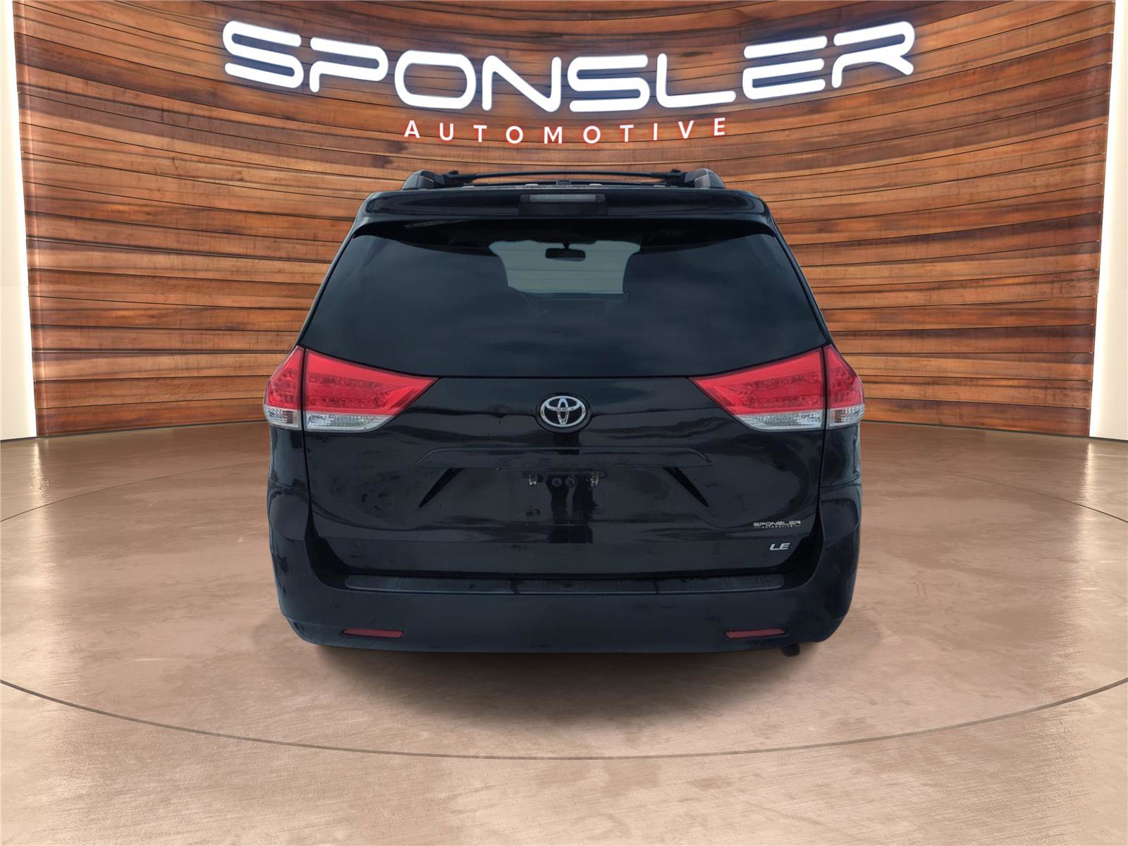 Used 2011 Toyota Sienna LE image 4