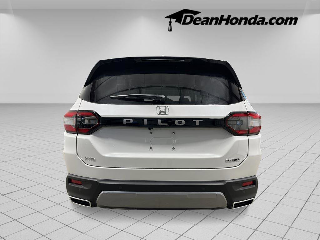 New 2026 Honda Pilot Touring image 4
