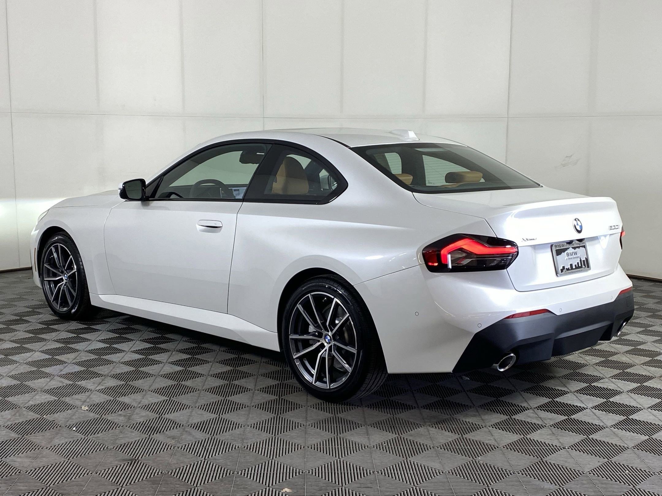 Used 2025 BMW 230i xDrive 230i xDrive w/ Premium Package image 3