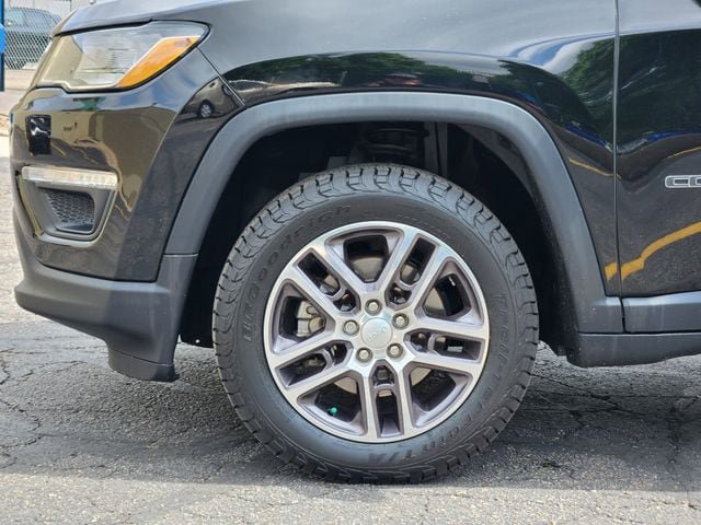 Used 2018 Jeep Compass Latitude w/ Popular Equipment Group AWD/4WD image 8