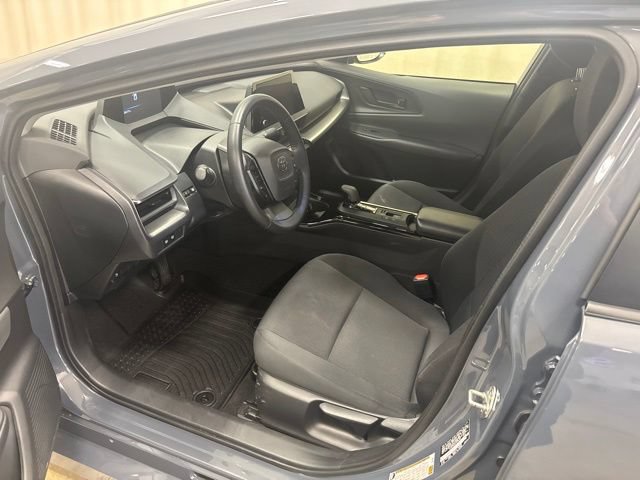 Used 2025 Toyota Prius LE FWD image 16