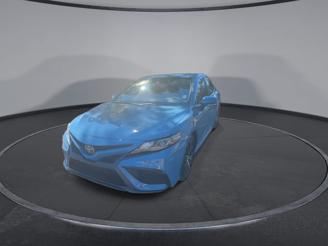 Used 2023 Toyota Camry SE image 6