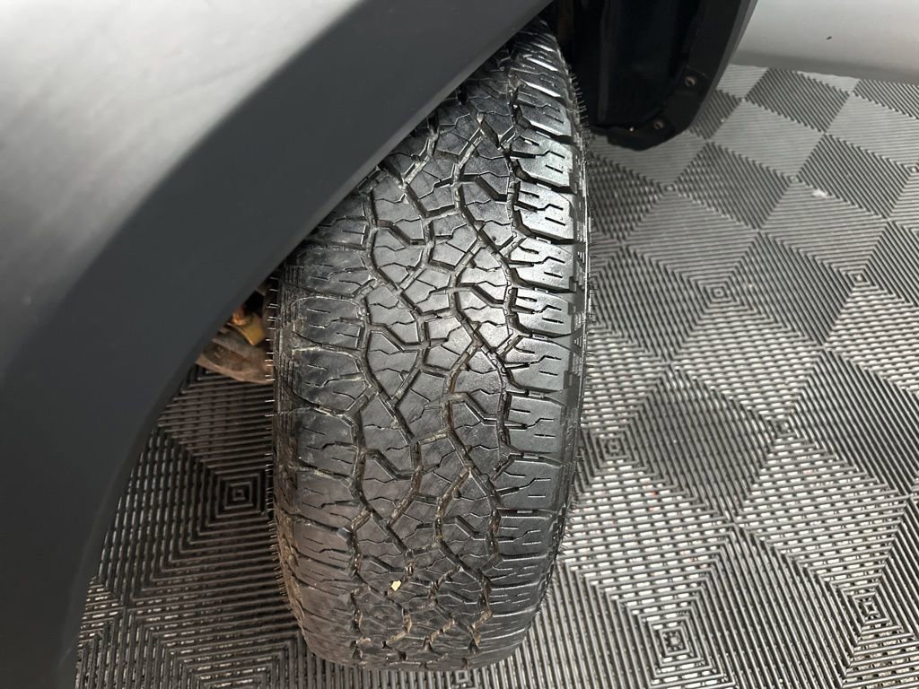 Used 2018 Toyota Tacoma SR5 AWD/4WD image 36
