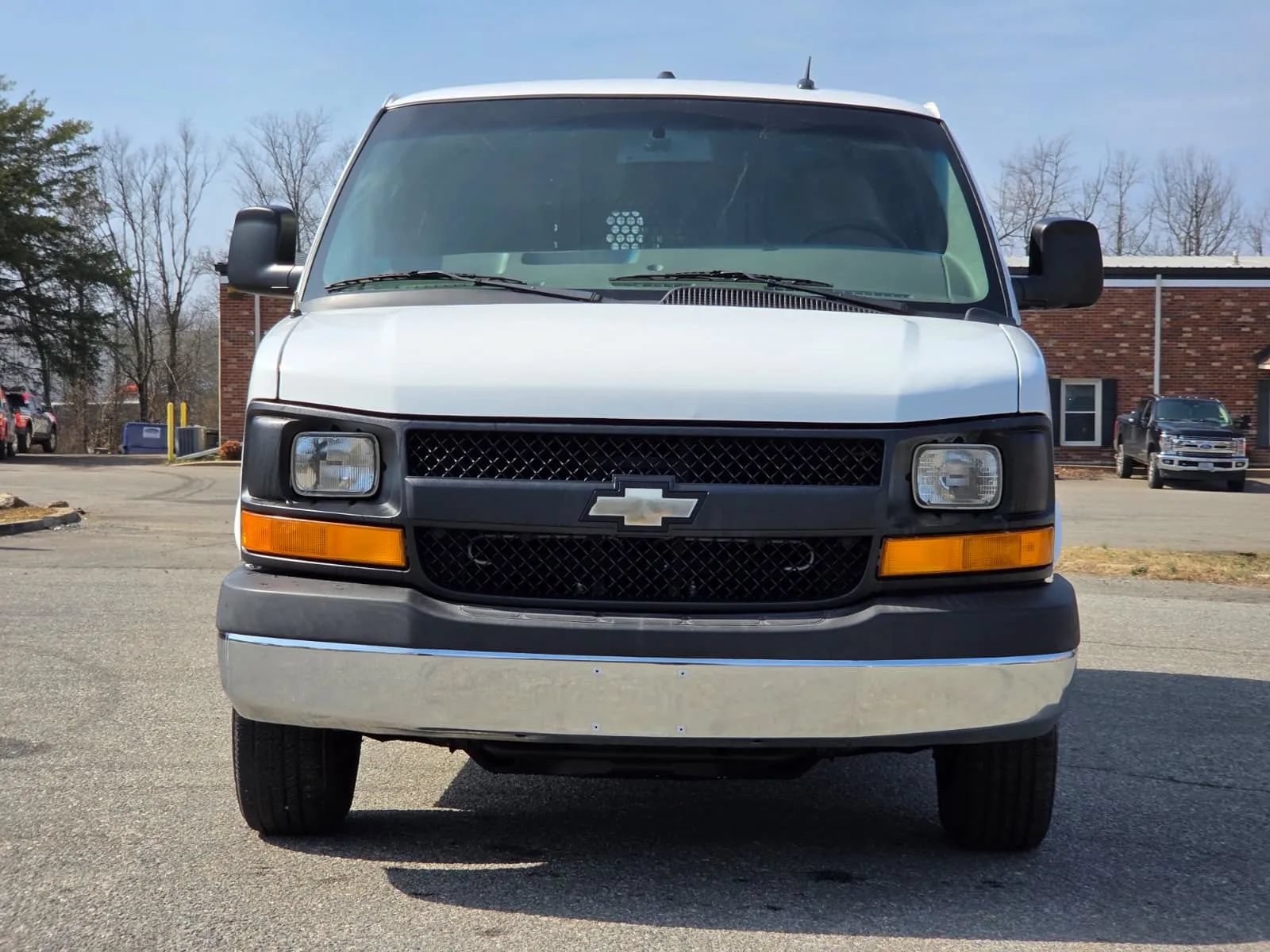 Used 2014 Chevrolet Express 2500 RWD image 2