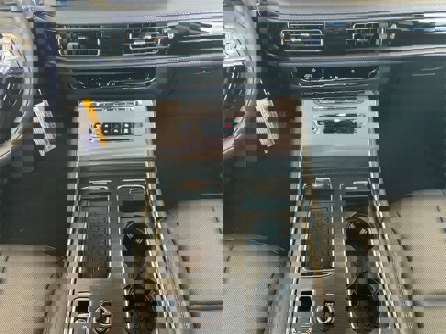 New 2025 Lincoln Aviator AWD image 11