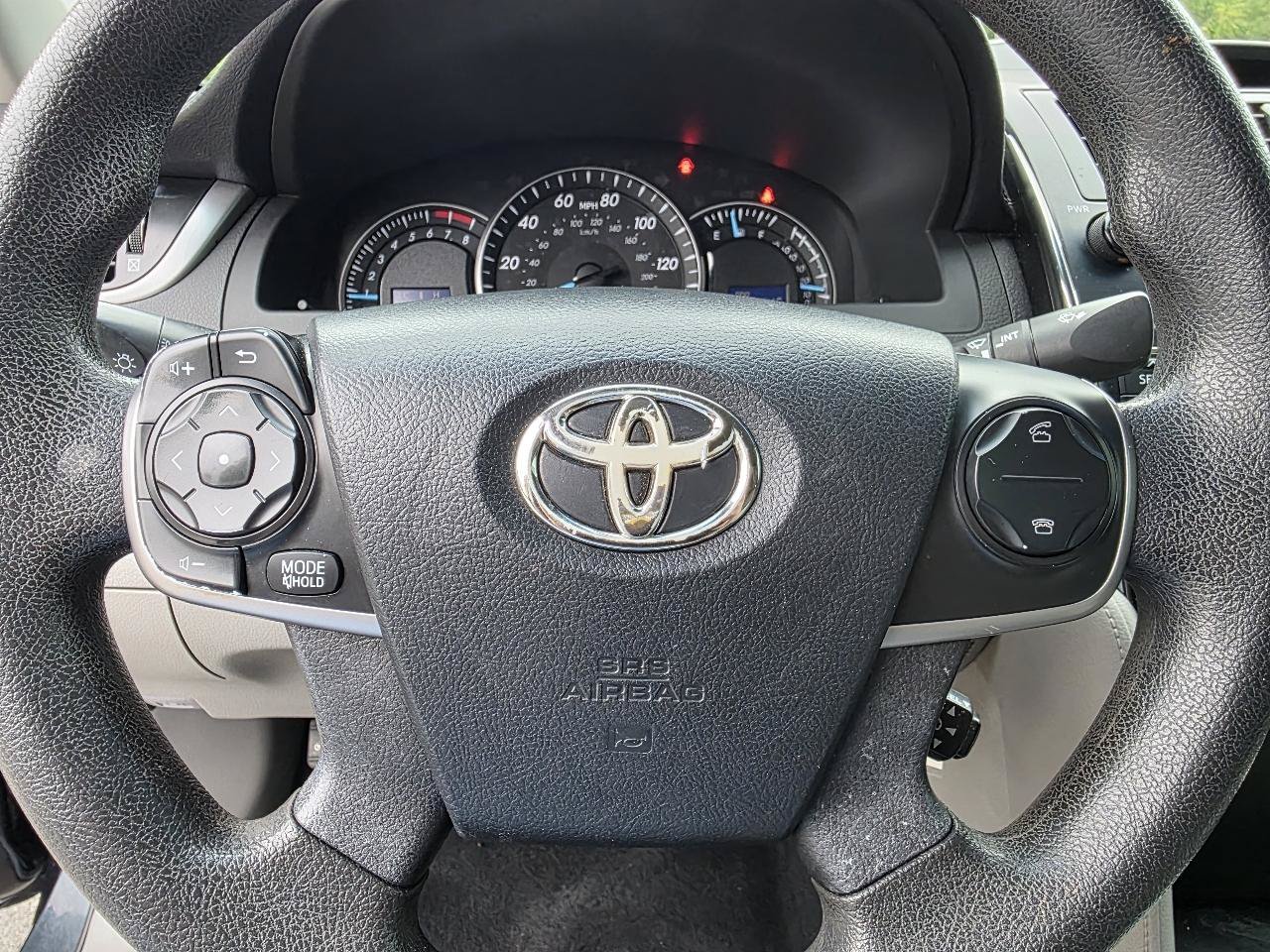Used 2012 Toyota Camry LE FWD image 15