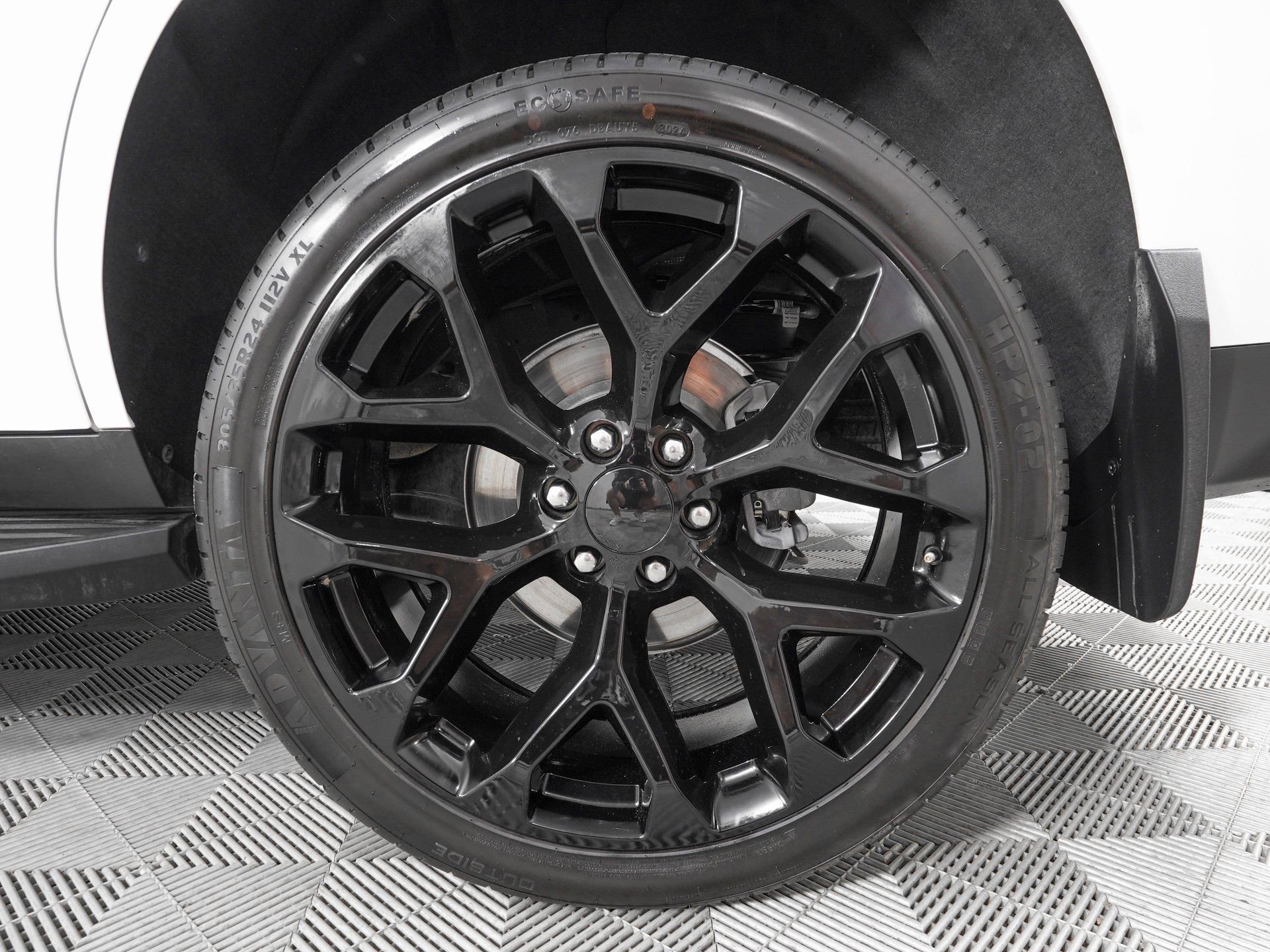 Used 2022 Chevrolet Tahoe LT image 32