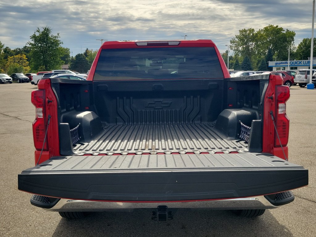 Used 2024 Chevrolet Silverado 1500 LT AWD/4WD image 29