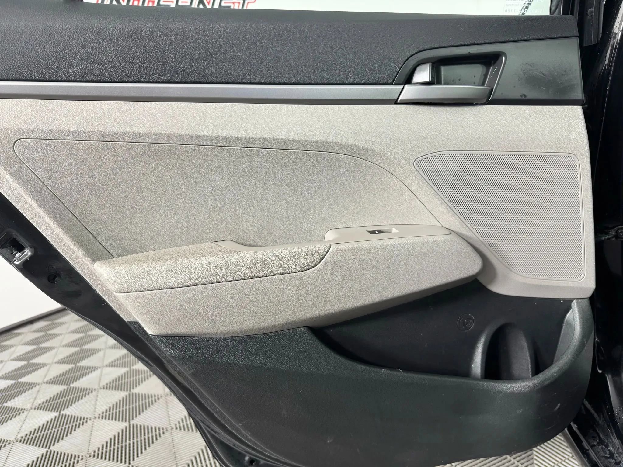 Used 2018 Hyundai Elantra SE w/ Cargo Package FWD image 35