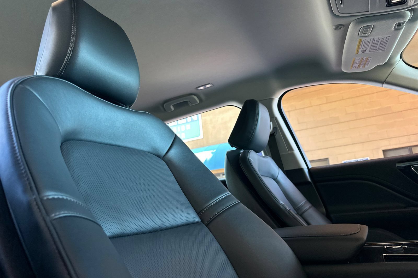 New 2026 Lincoln Aviator 2WD w/ Jet Appearance Package image 17